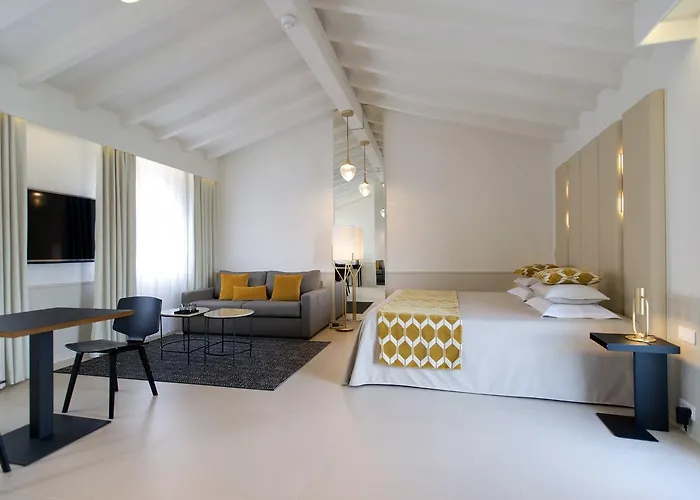 Genovese 4* Bonifacio (Corsica)